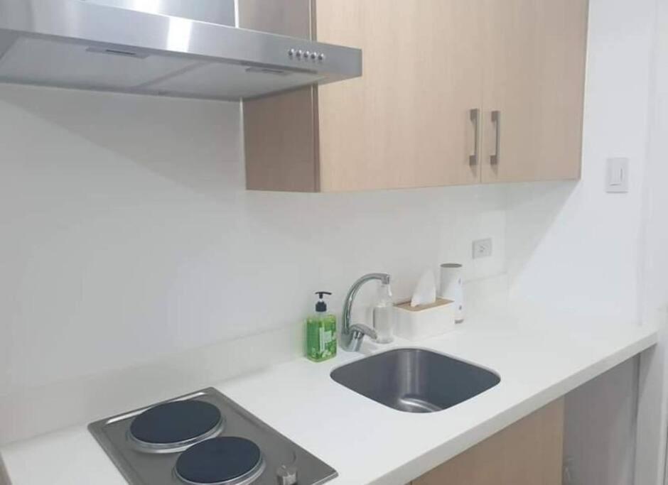 Private W/ Balcony Near Batasan, Ateneo, Up, Diliman, The Residences At Commonwealth Apartment