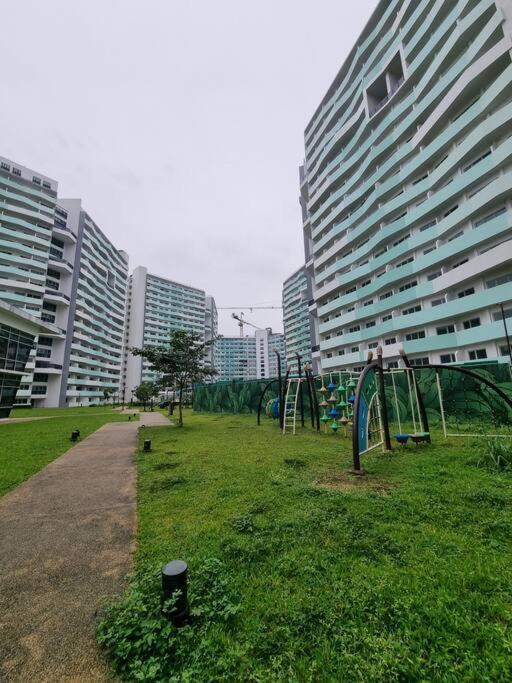 Private W/ Balcony Near Batasan, Ateneo, Up, Diliman, The Residences At Commonwealth Apartment Manila