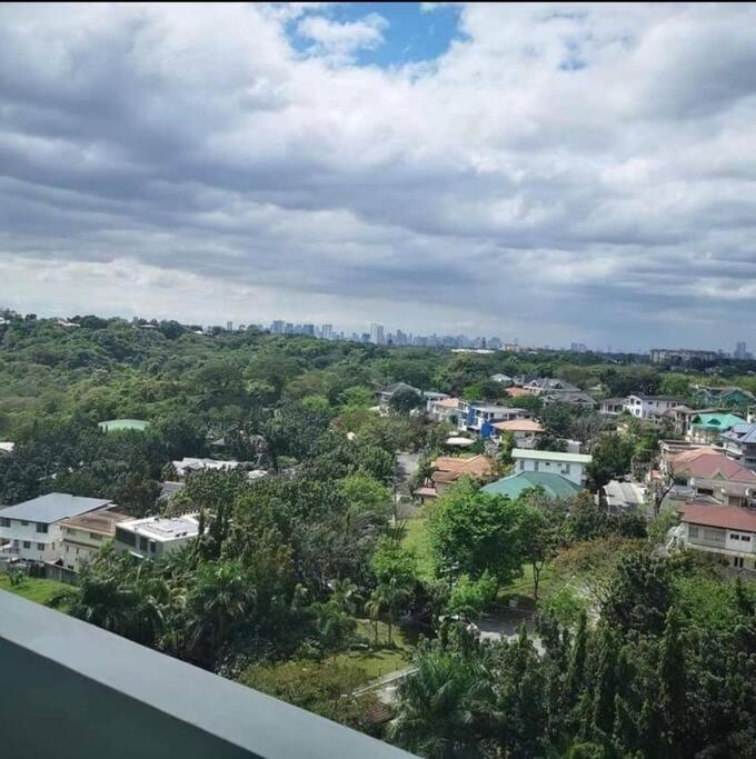Apartment Private W/ Balcony Near Batasan, Ateneo, Up, Diliman, The Residences At Commonwealth *