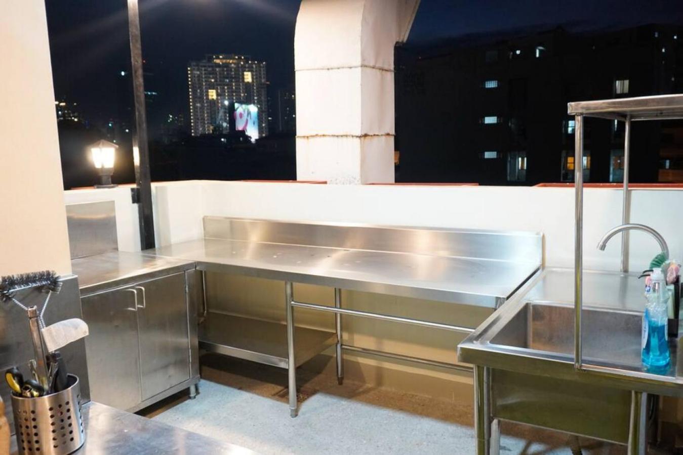 Luxury tent Maria Deck Urban Glamping