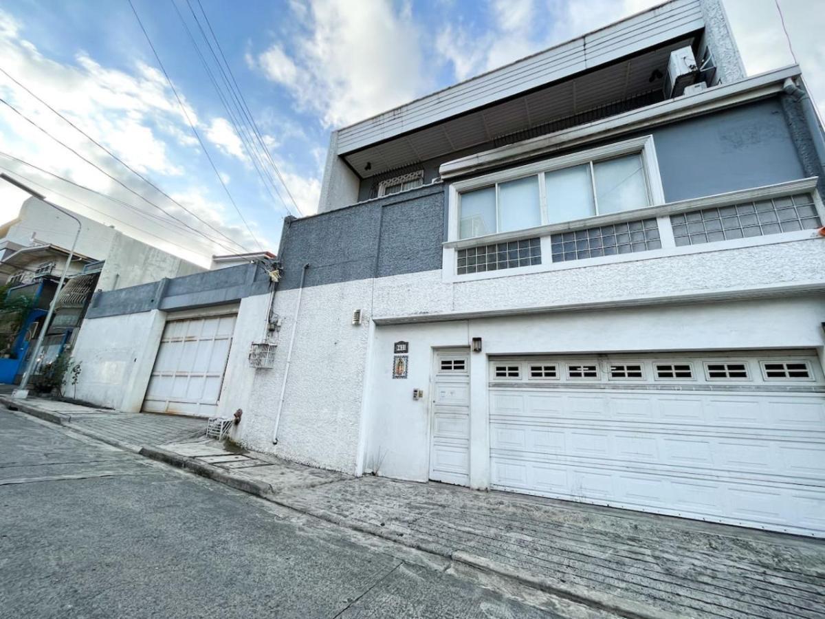 Makati Altean Holiday home