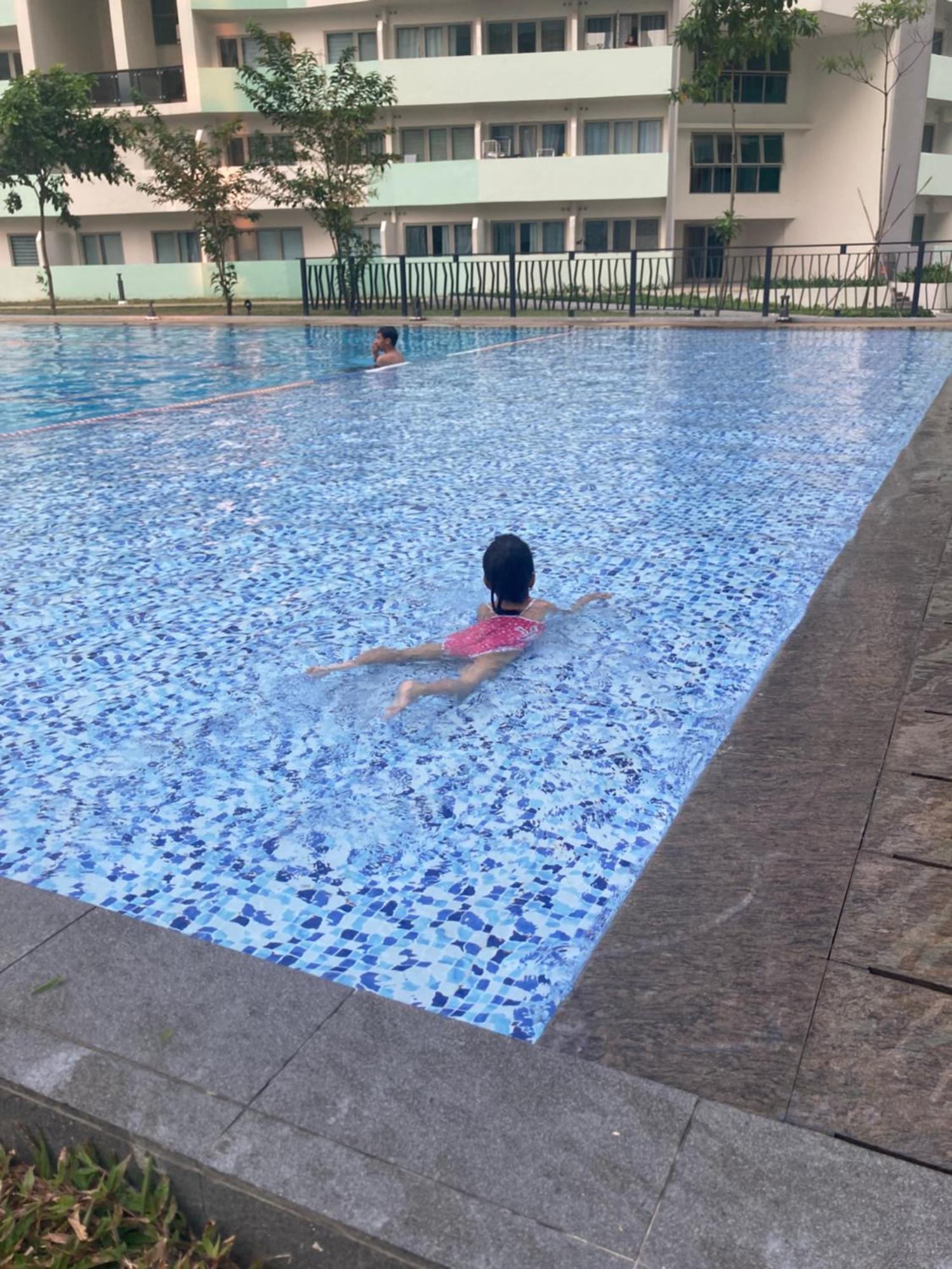 Apartment Free Parking, Pool, Gym, Netflix, Wi-fi, Ps4!
