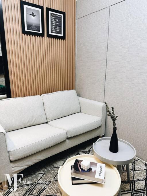 Field Residences - Reina * Manila