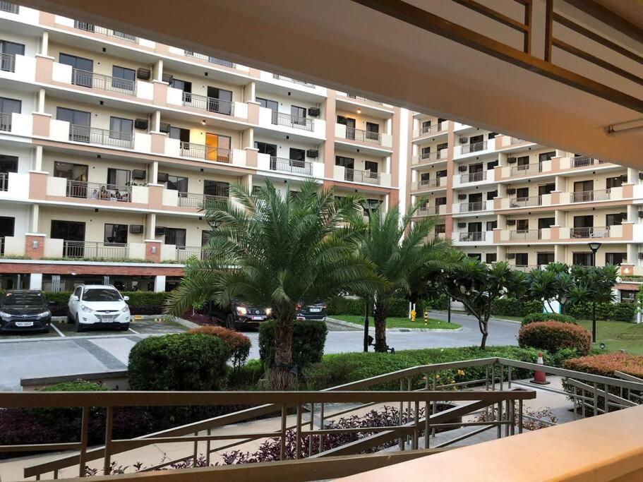 Family W/ Centralized Ac Nr Ayala Mall Feliz Apartment