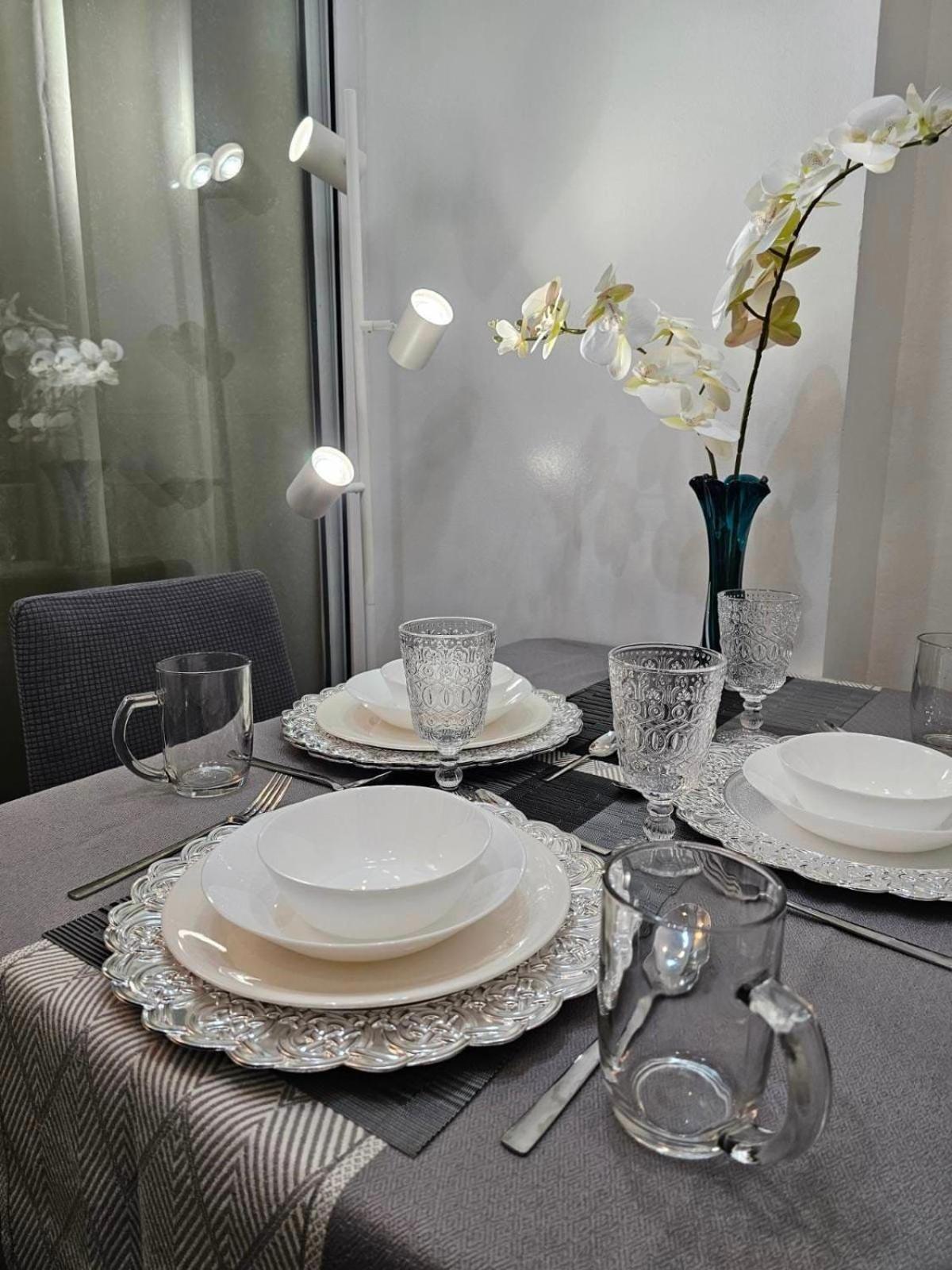 Cozy Staycation - Azure Urban Residences Manila