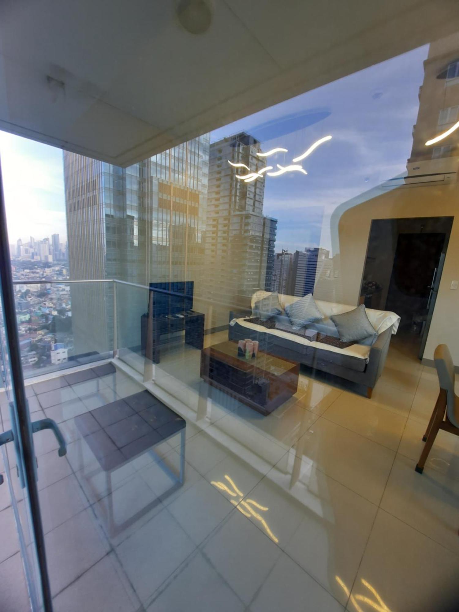 Bonifacio Global One Uptown Residence-2 Bedroom *