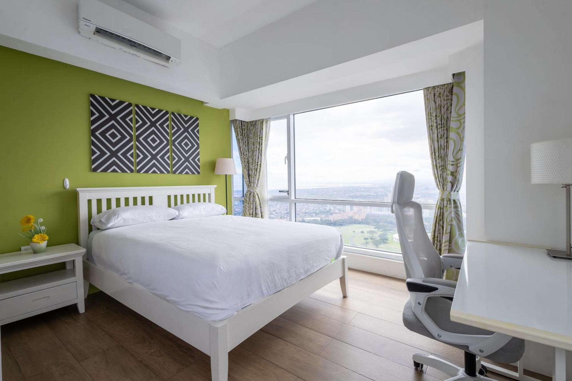 Apartment New 2br Of 86sqm With Netflix In Bgc *