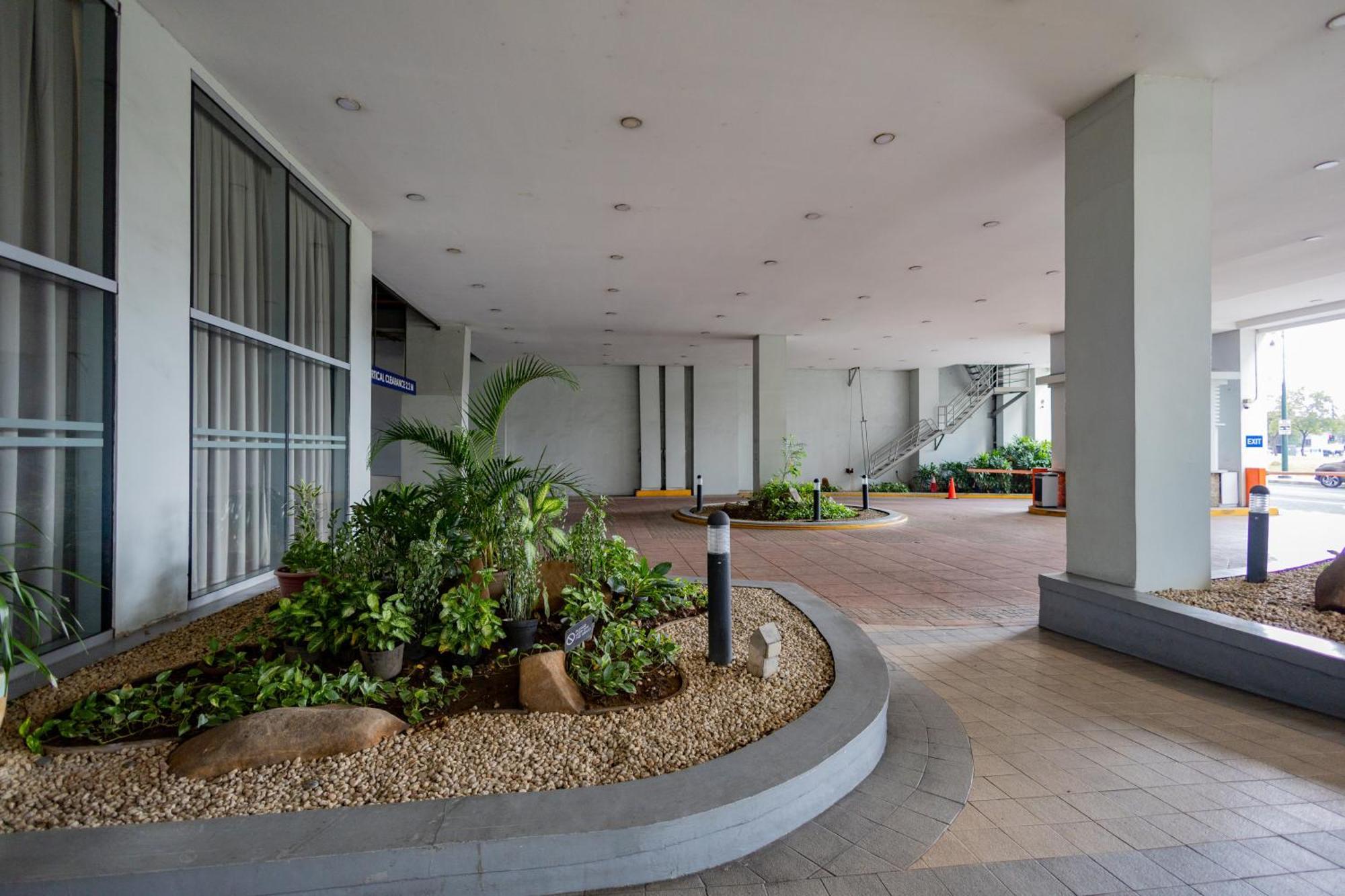 New 2br Of 86sqm With Netflix In Bgc Apartment