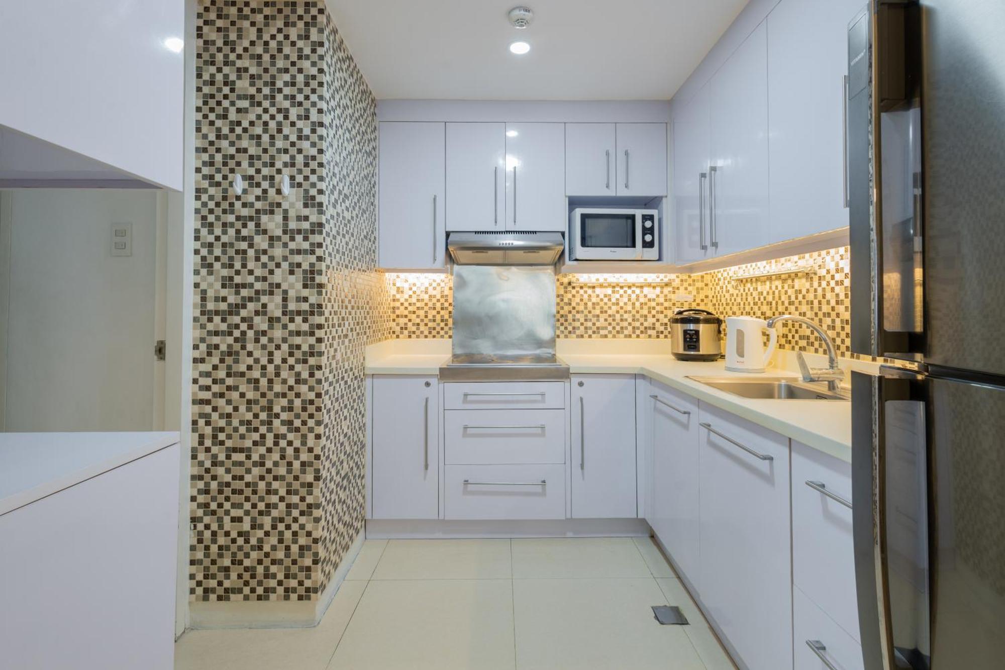 New 2br Of 86sqm With Netflix In Bgc Manila