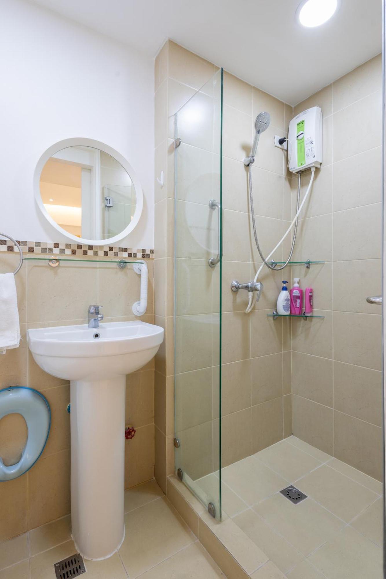 New 2br Of 86sqm With Netflix In Bgc Manila