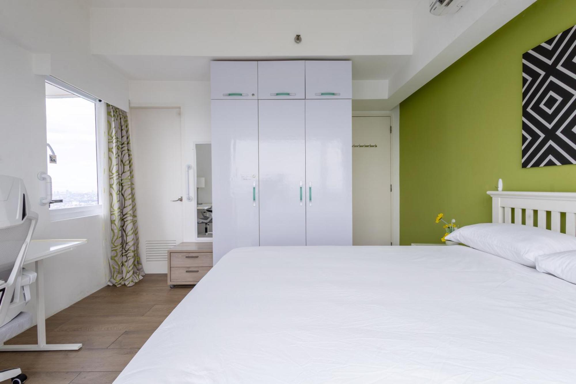 Apartment New 2br Of 86sqm With Netflix In Bgc Manila