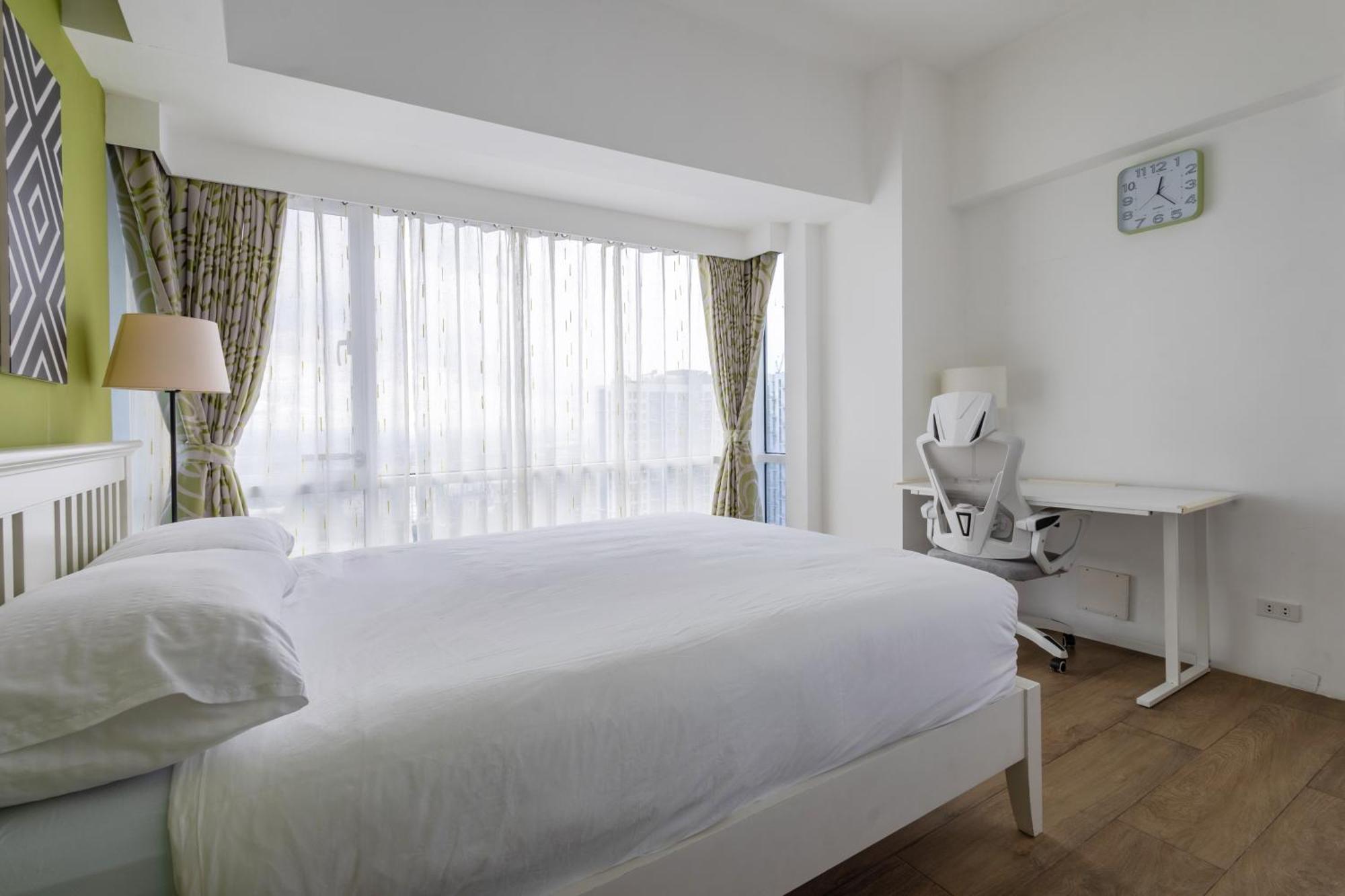 New 2br Of 86sqm With Netflix In Bgc *