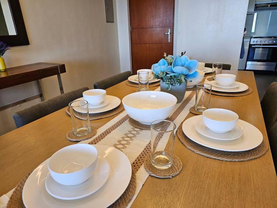 Apartment The Infinity Towers In Bgc - Simple, Elegant & Spacious 2 Bedroom *