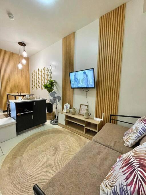 Modern Style 2br Good For 6 Packs Near Naia Manila
