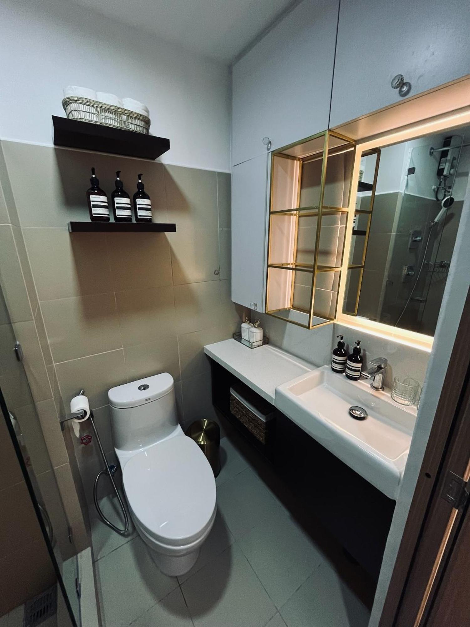 New Luxury In Mall Of And Near Airport Manila
