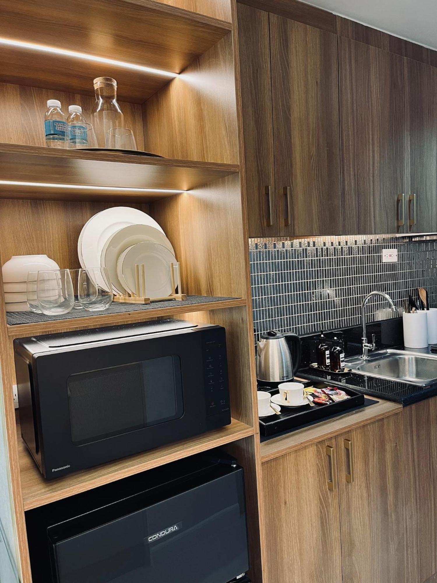 New Luxury In Mall Of And Near Airport Apartment *