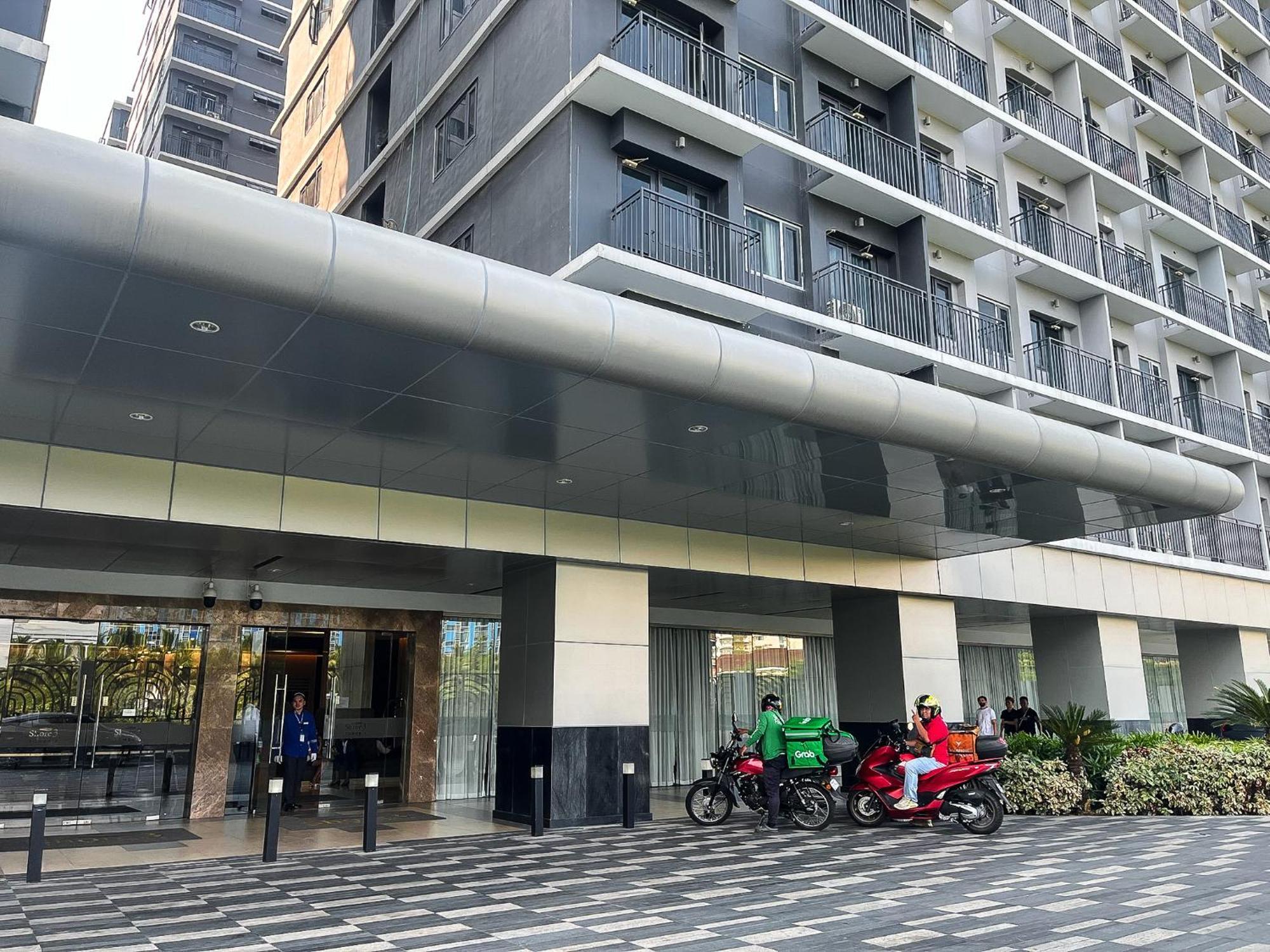 New Luxury In Mall Of And Near Airport * Manila