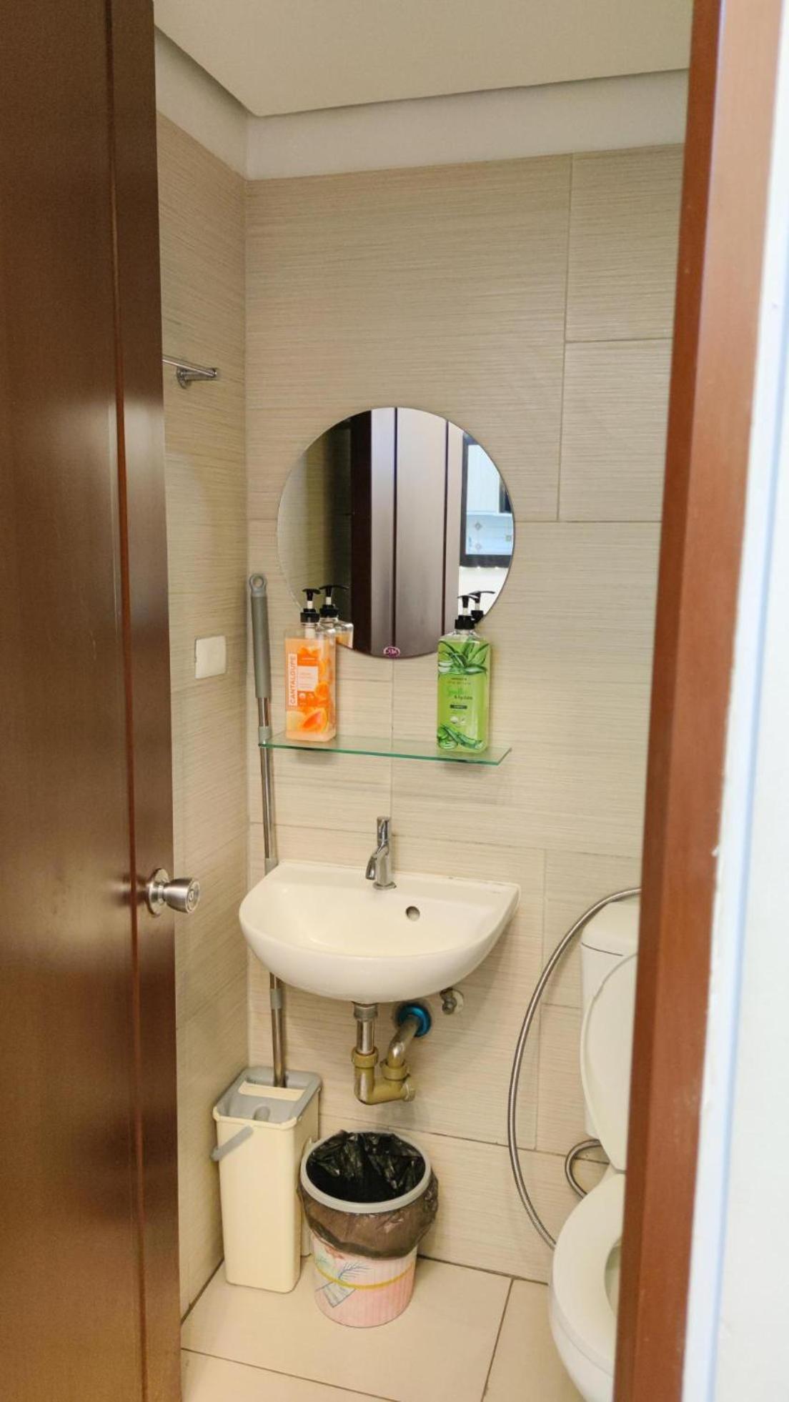 Apartment Cozy Unit With Netflix In Alabang *