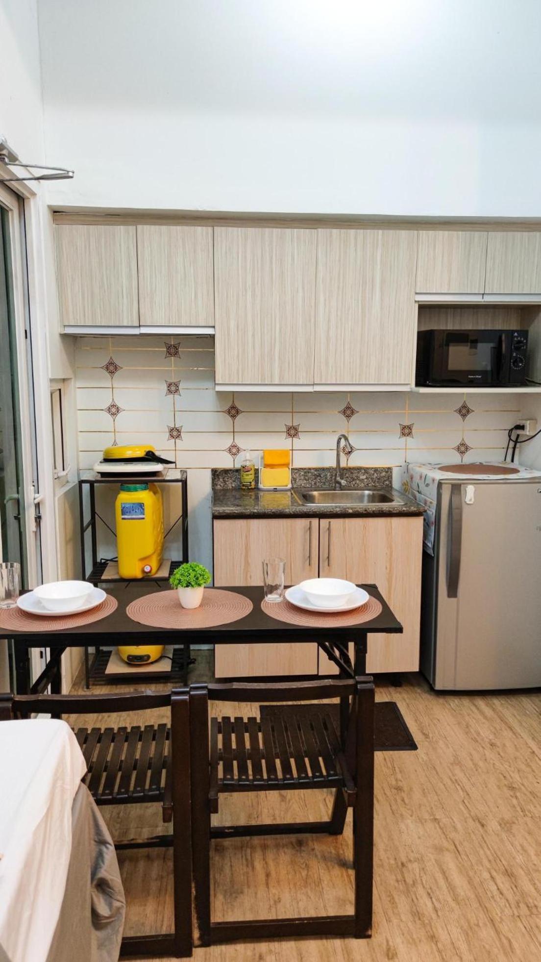 Cozy Unit With Netflix In Alabang *