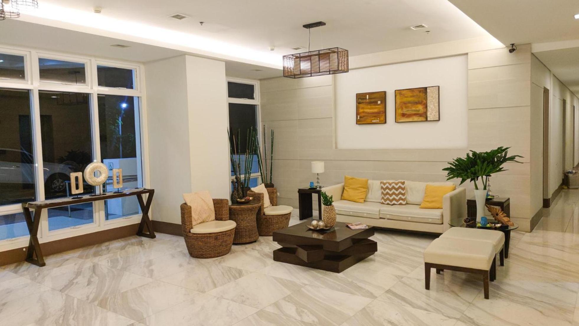 Cozy Unit With Netflix In Alabang Manila