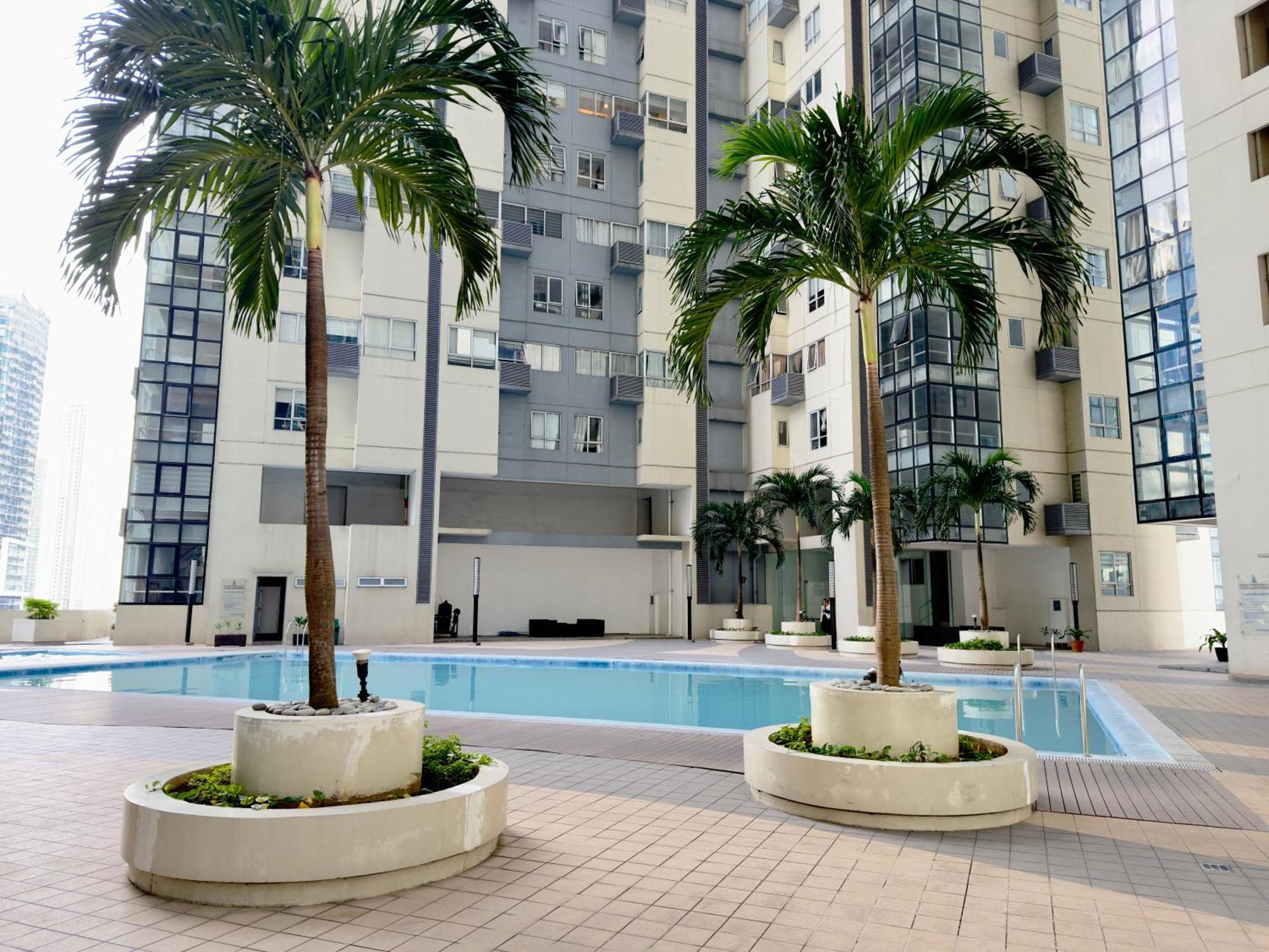2br In Bgc With Wifi/netflix/disney+