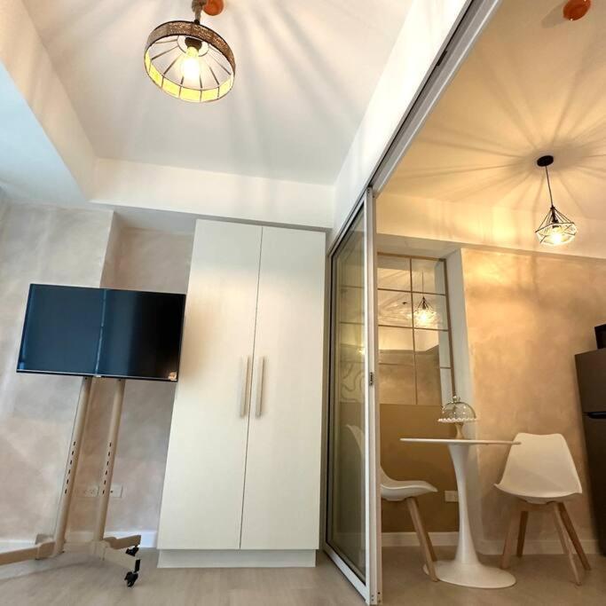 Cozy Staycation In Azure Paranaque Apartment *