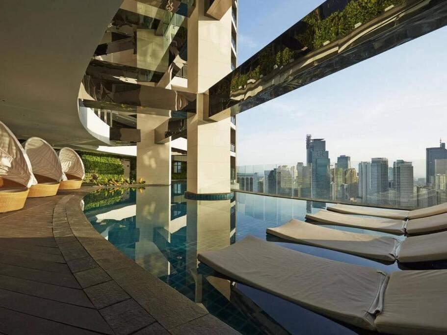 Gramercy / 55th F / Amazing View / Wi-fi / Peaceful * Manila