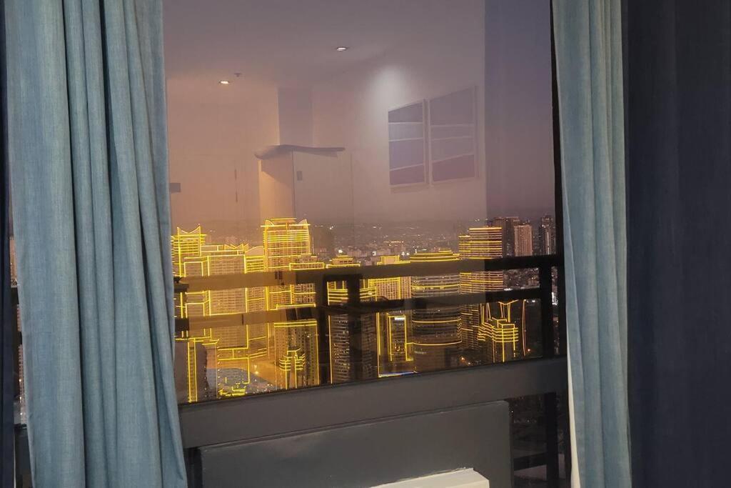 Gramercy / 55th F / Amazing View / Wi-fi / Peaceful