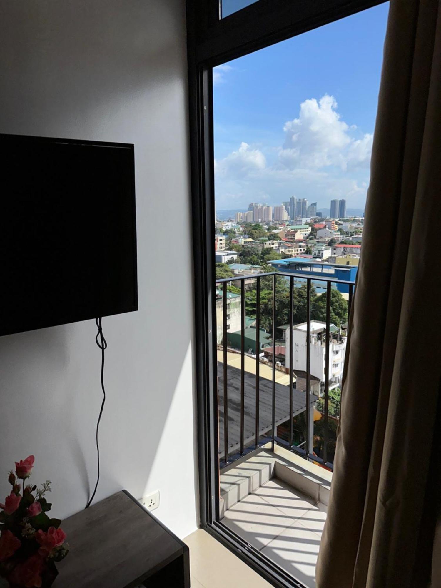 A With A View, 1 Bdrm With Balcony And Netflix Access Apartment Manila