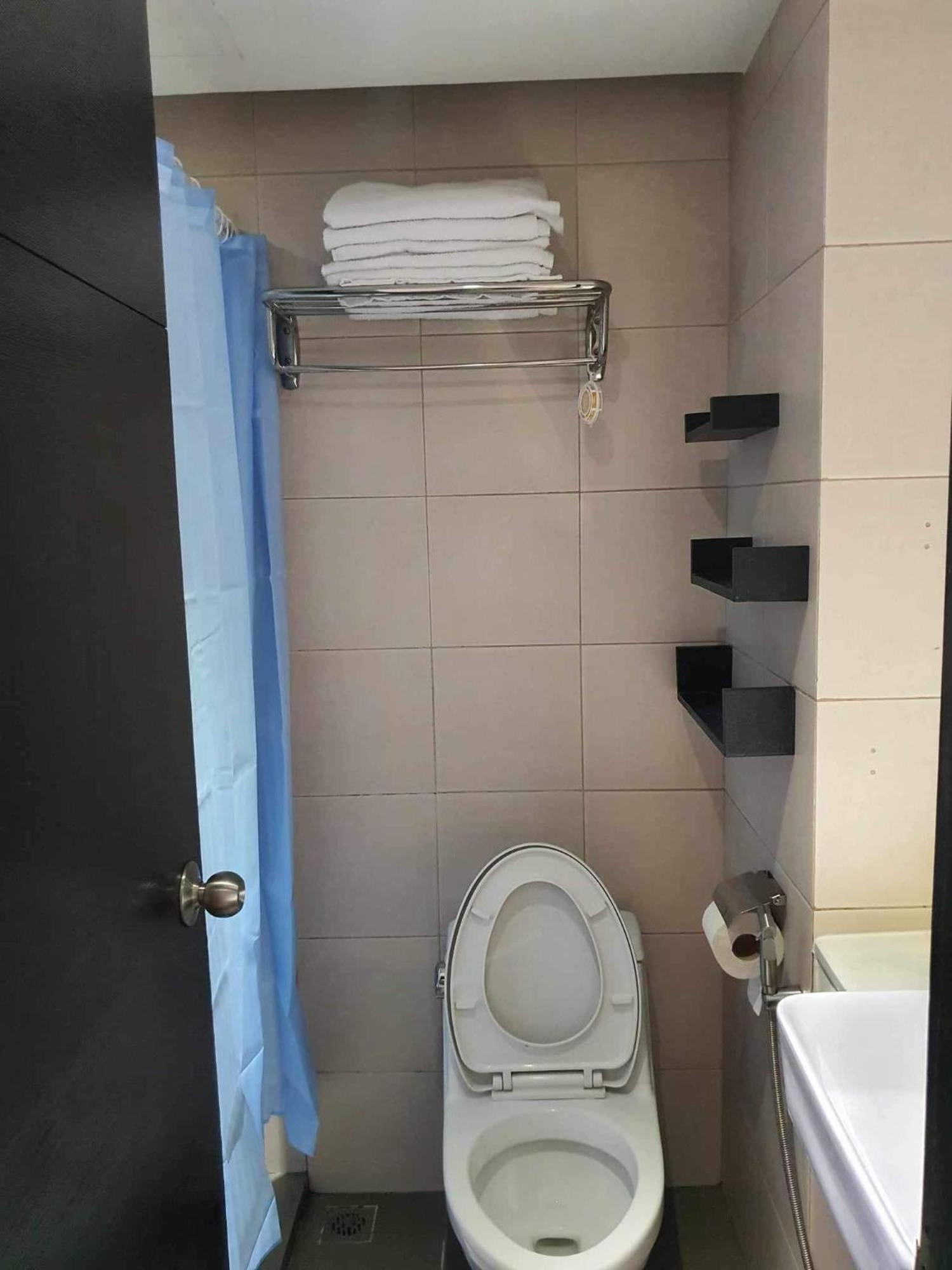 A With A View, 1 Bdrm With Balcony And Netflix Access Apartment Manila