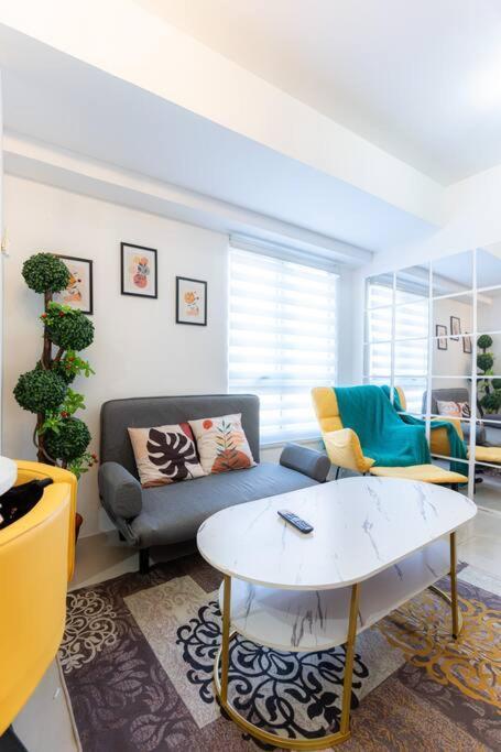 A2j Luxury 3br Bgc Loft Near Malls And Airport Apartment