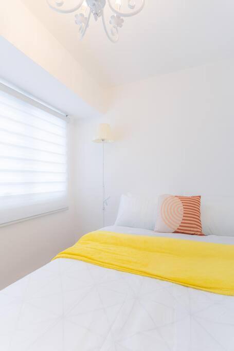 A2j Luxury 3br Bgc Loft Near Malls And Airport
