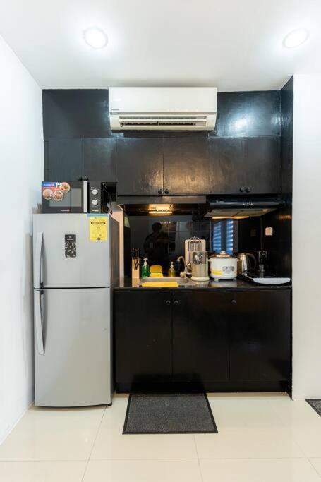 Apartment A2j Luxury 3br Bgc Loft Near Malls And Airport Manila