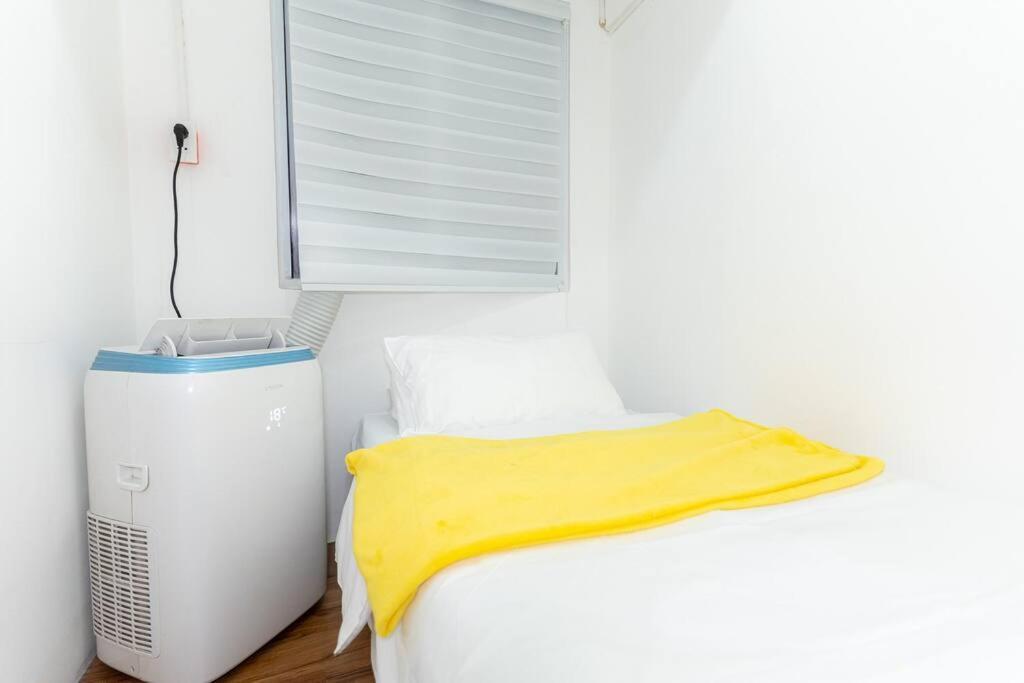 Apartment A2j Luxury 3br Bgc Loft Near Malls And Airport *
