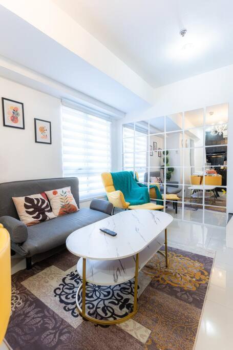 Apartment A2j Luxury 3br Bgc Loft Near Malls And Airport Manila