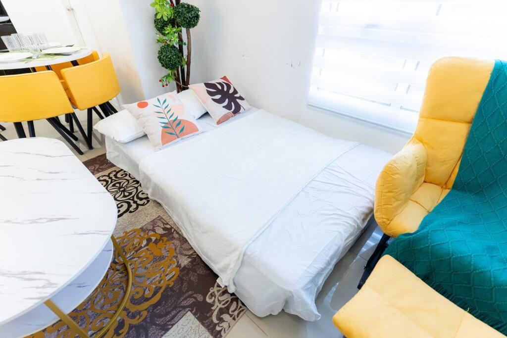 A2j Luxury 3br Bgc Loft Near Malls And Airport Manila