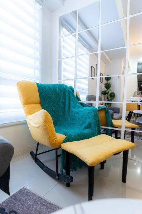 Apartment A2j Luxury 3br Bgc Loft Near Malls And Airport