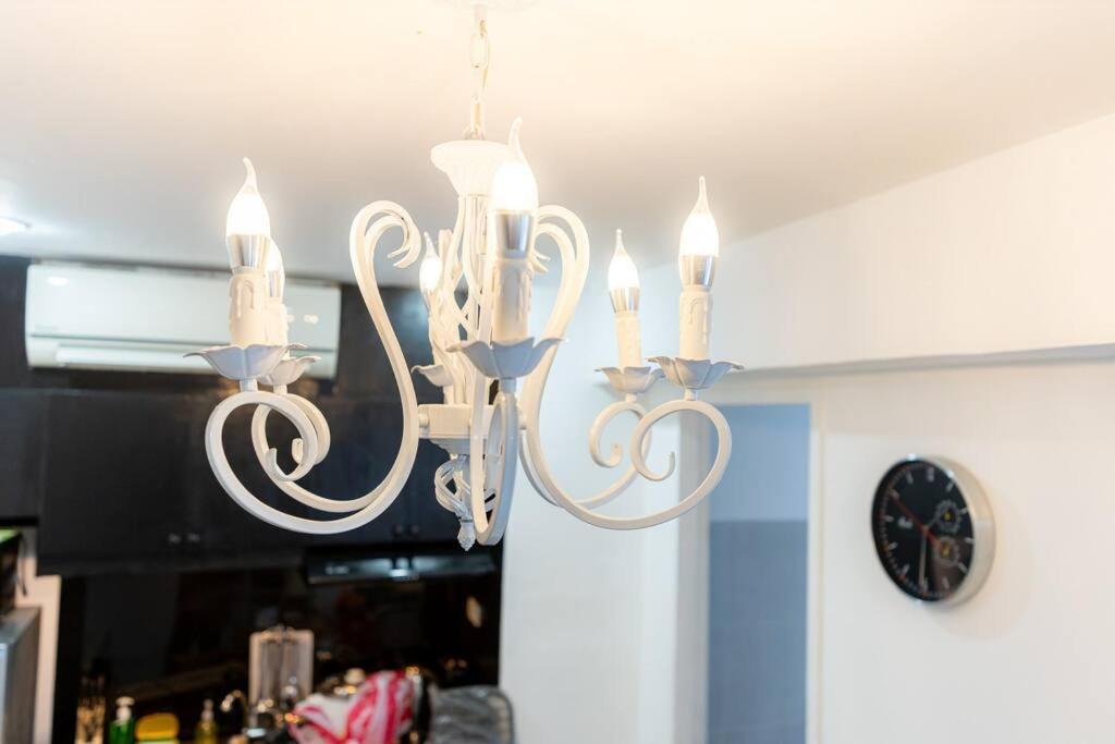 A2j Luxury 3br Bgc Loft Near Malls And Airport Manila
