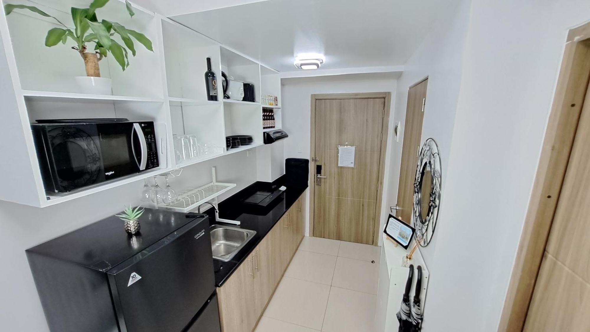 Apartment Stunning 2-bedroom Manila