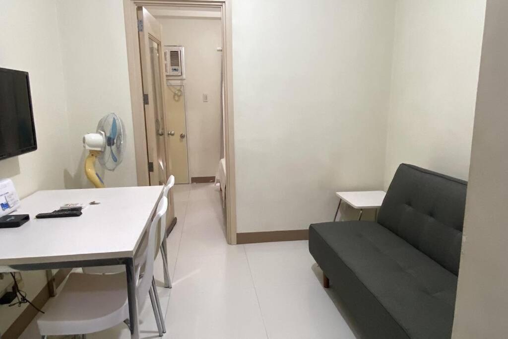 Chateau Elysee A21 Near Airport,bar,resto * Manila