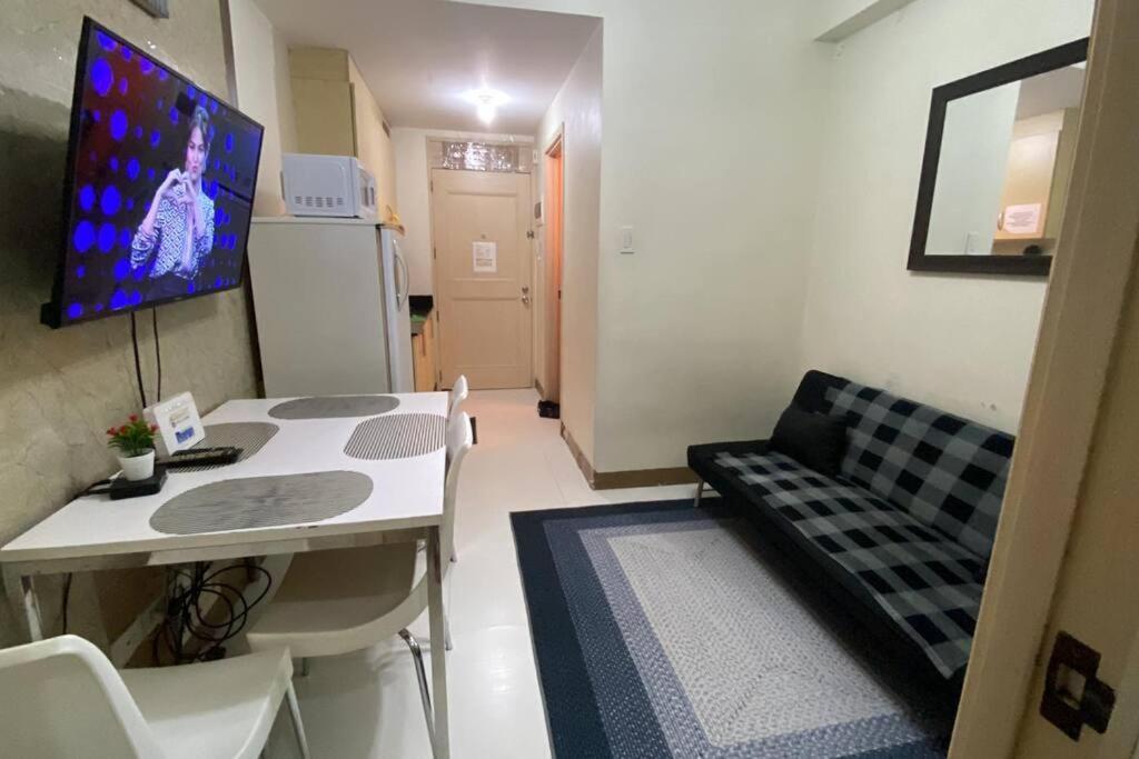 Chateau Elysee A21 Near Airport,bar,resto *