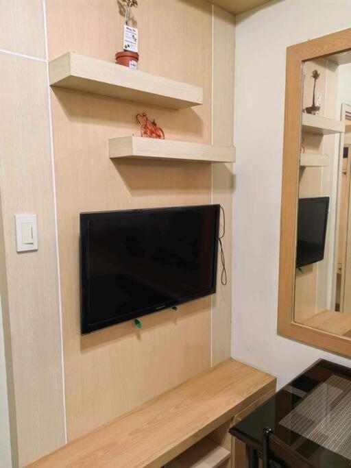 Apartment Chateau Elysee A21 Near Airport,bar,resto Manila