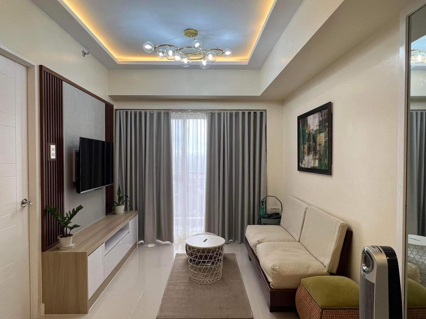 2 Bedroom With Parking Balcony Fully Furnished Free Wifi Pool * Manila