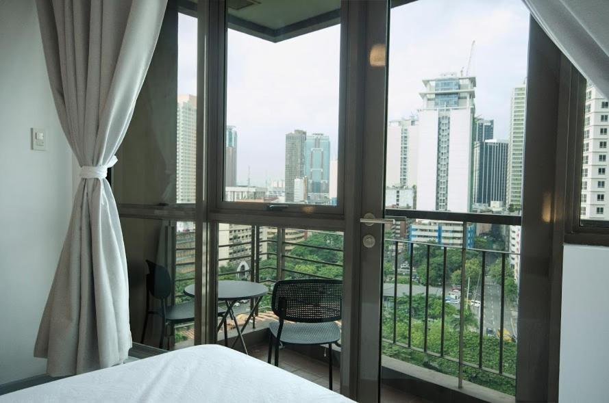 Kl Tower Makati By Ph Staycation Apartment Manila