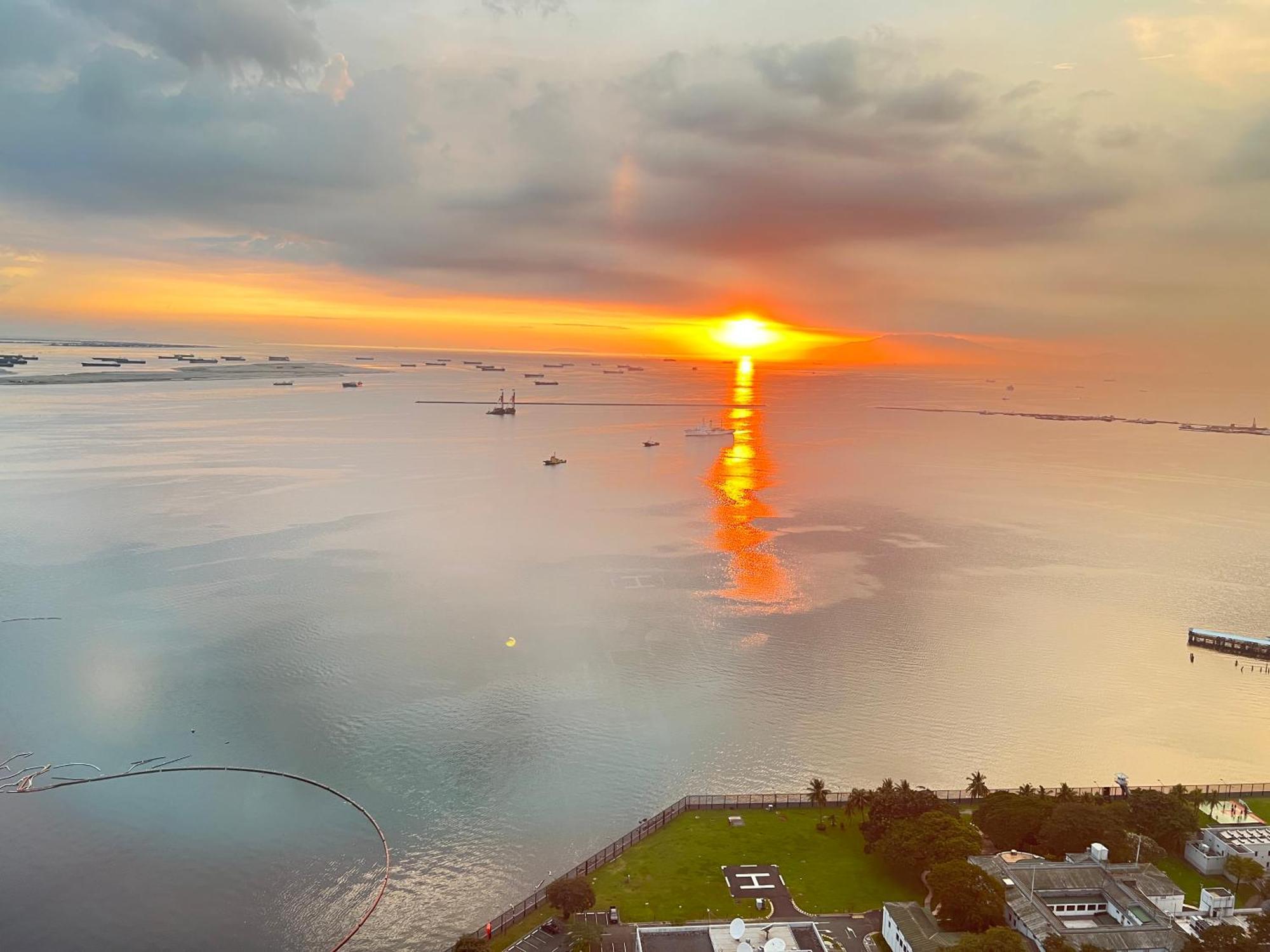 Dreamy Sunset Bay *