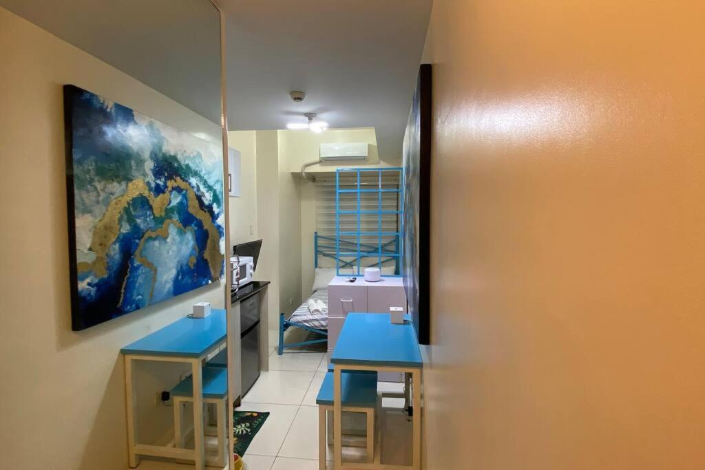 Apartment Double Bed, Reliable Wi-fi W/ Back Up Internet Manila