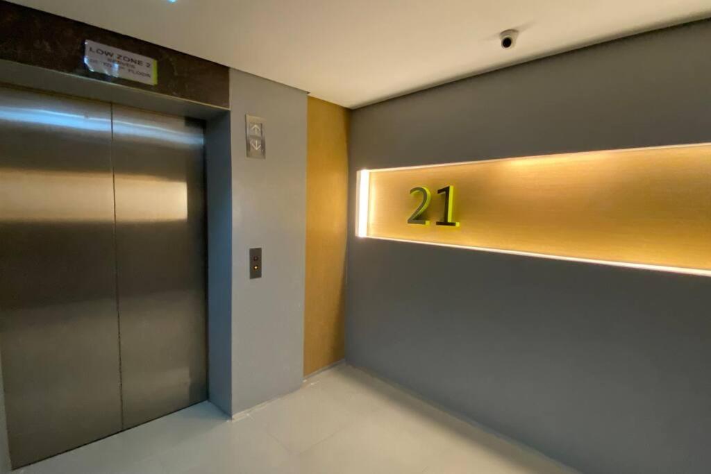 Affordable In Taft, Fast Wifi, Easy Check In Manila