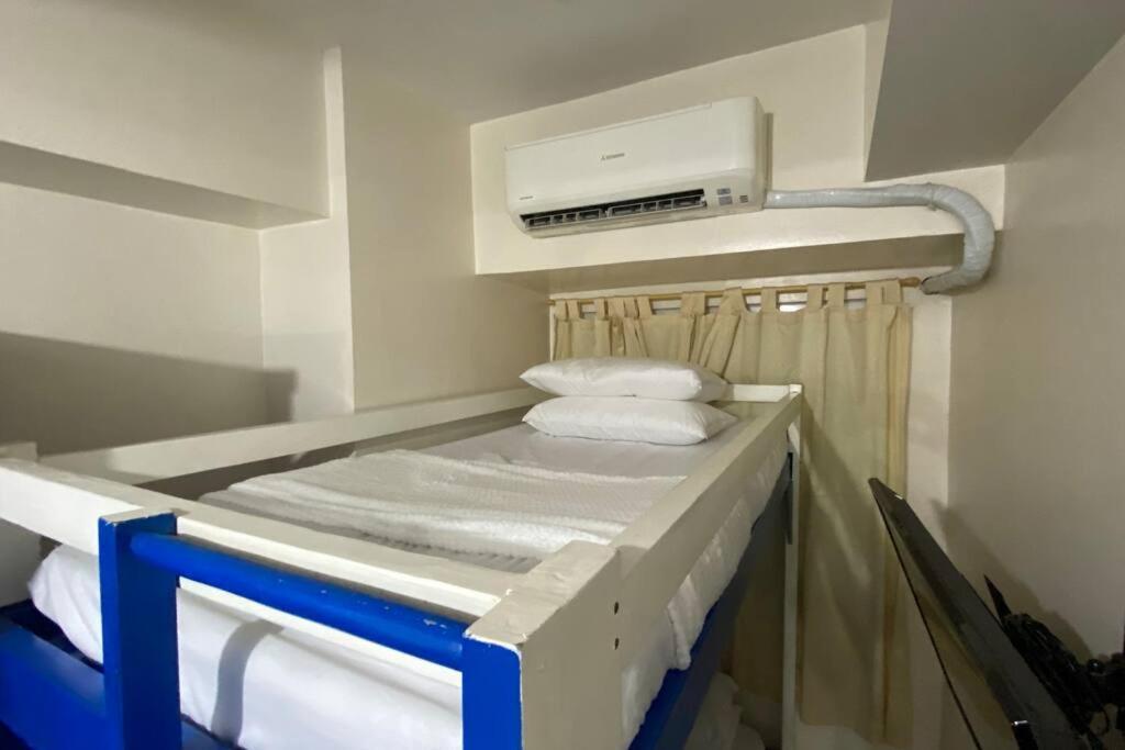 Affordable In Taft, Fast Wifi, Easy Check In Manila