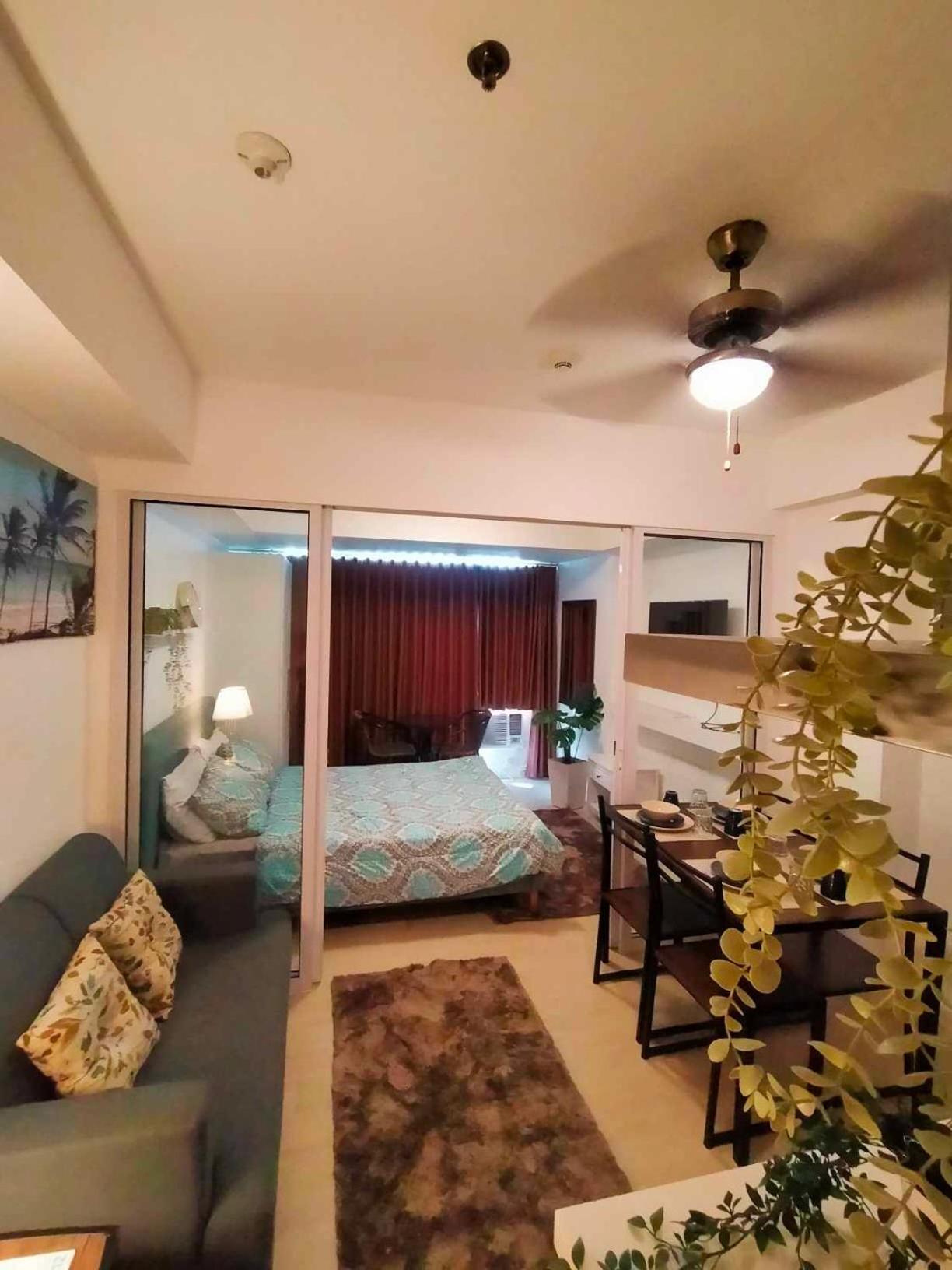 Residences In Azure Condominium Paranaque City Metro Aparthotel Manila