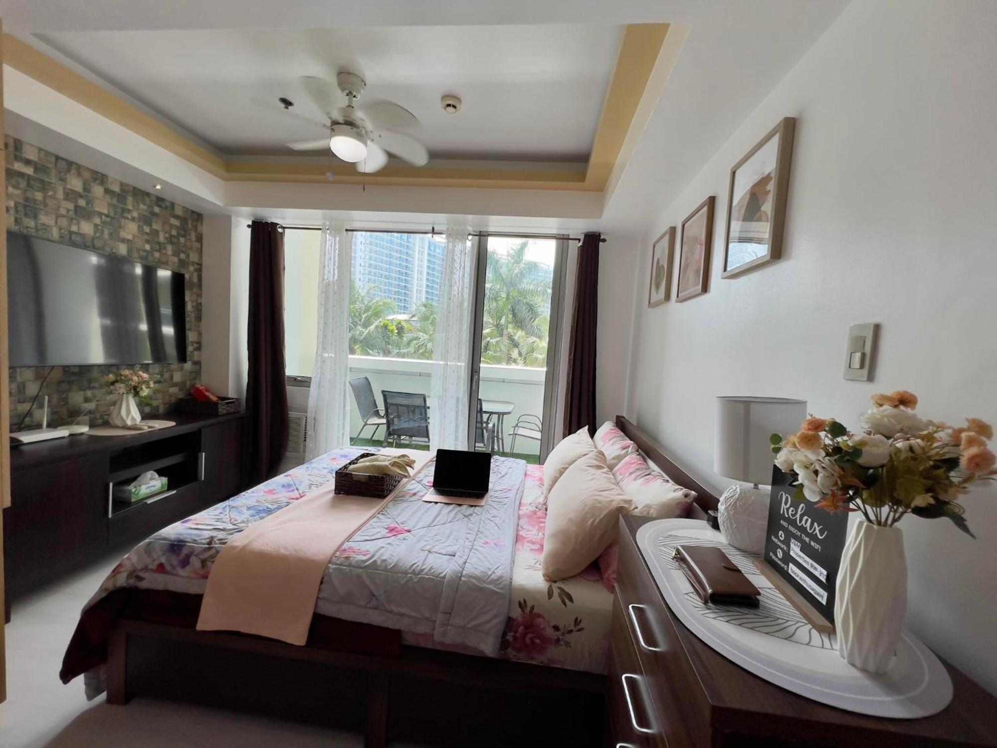Residences In Azure Condominium Paranaque City Metro Aparthotel